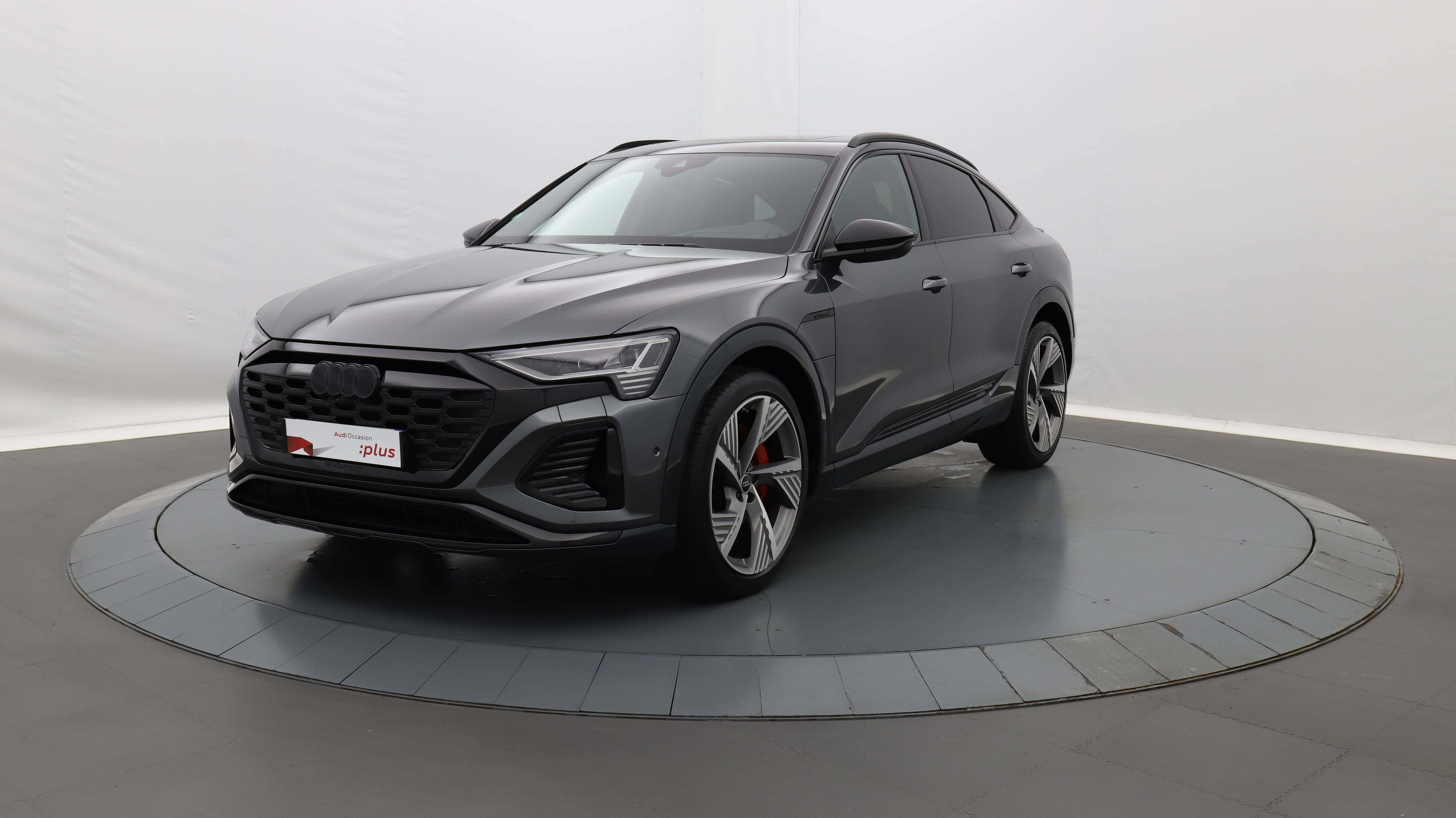 AUDIQ8 e-tron 55 408 ch 114 kWh Quattro S line occasion en vente à Béziers au prix de 70 990 €