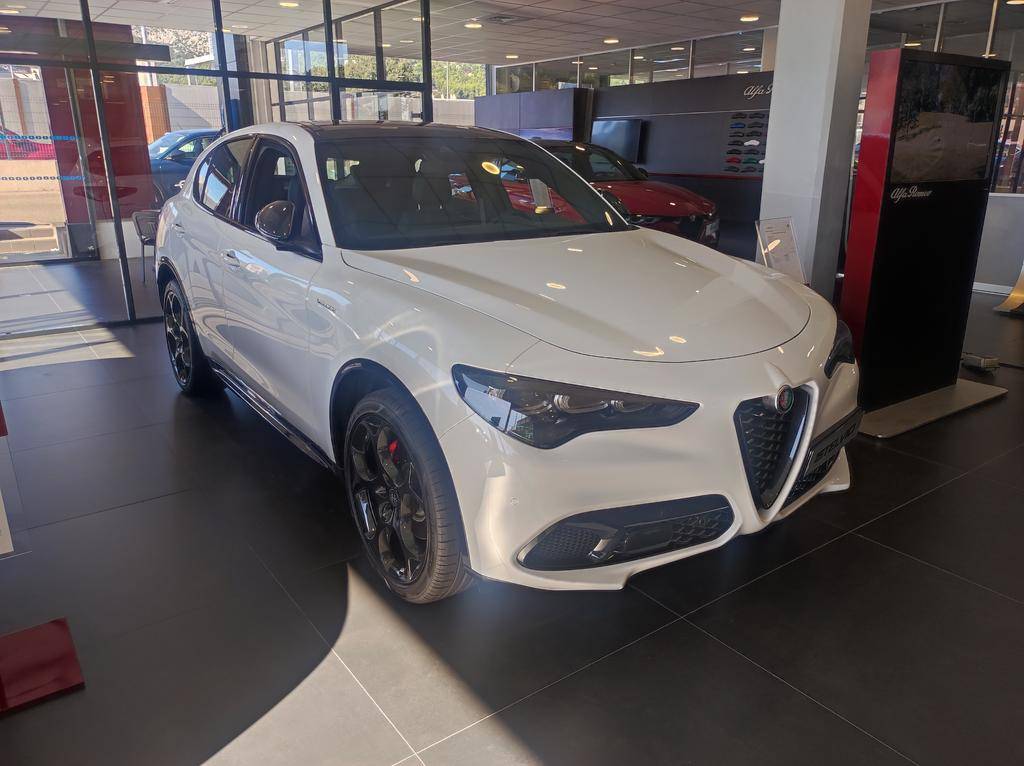ALFA ROMEOStelvio 2.2 210 ch Q4 AT8 Veloce occasion en vente à Toulon au prix de 57 900 €