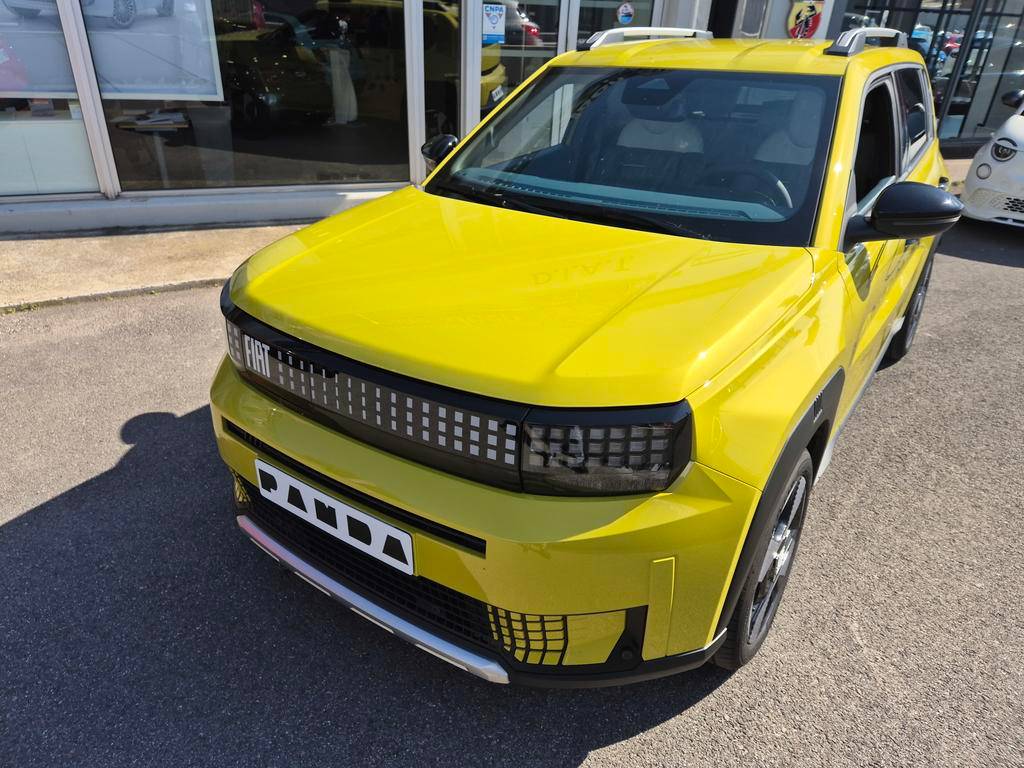 FIATGrande Panda e 83ch La Prima occasion en vente à Toulon au prix de 25 500 €